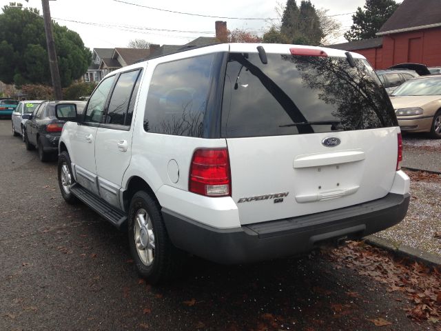 Ford Expedition 2004 photo 1