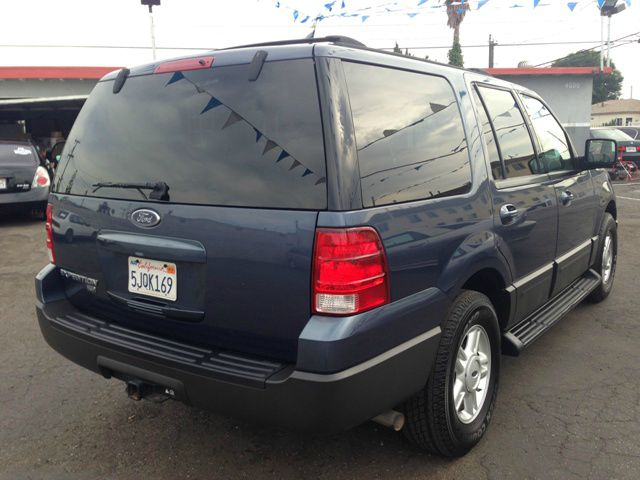 Ford Expedition 2004 photo 2