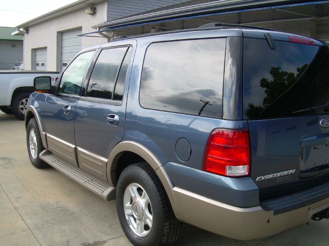 Ford Expedition MOON BOSE Quads SUV