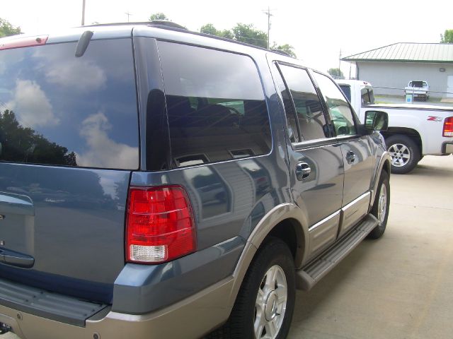 Ford Expedition 2004 photo 3