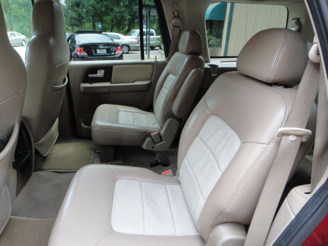 Ford Expedition 2004 photo 1