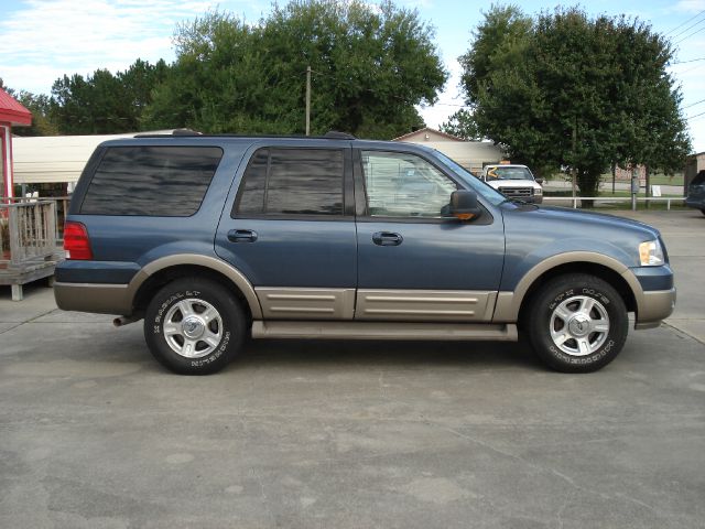 Ford Expedition 2004 photo 1