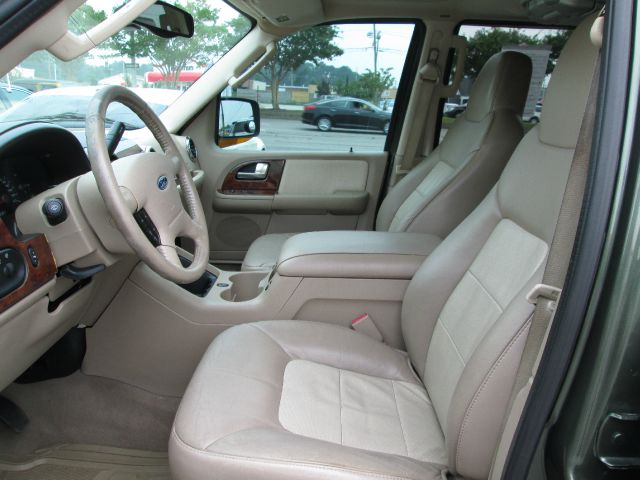 Ford Expedition 2004 photo 3