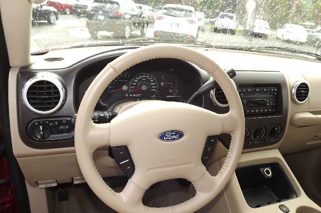Ford Expedition 2004 photo 7