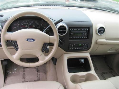 Ford Expedition 2004 photo 1