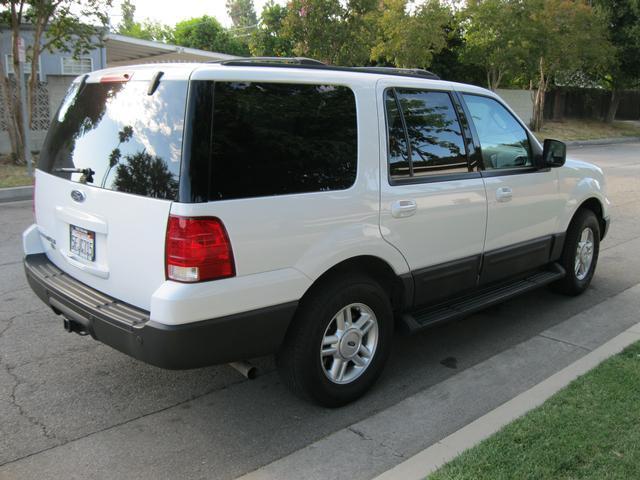Ford Expedition 2004 photo 3