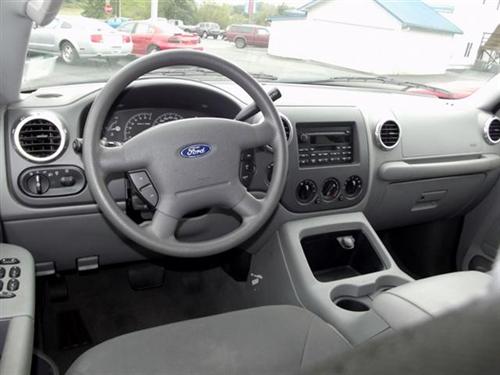 Ford Expedition 2004 photo 1