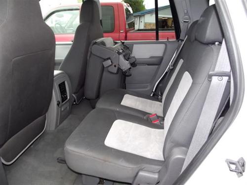 Ford Expedition 2004 photo 2