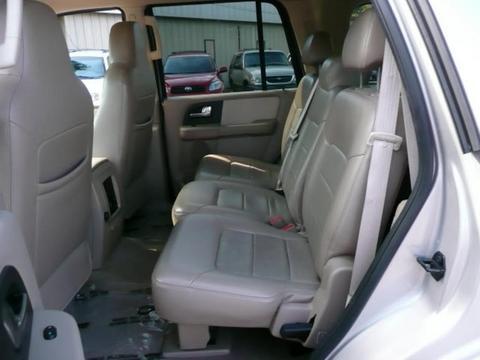 Ford Expedition 2004 photo 1