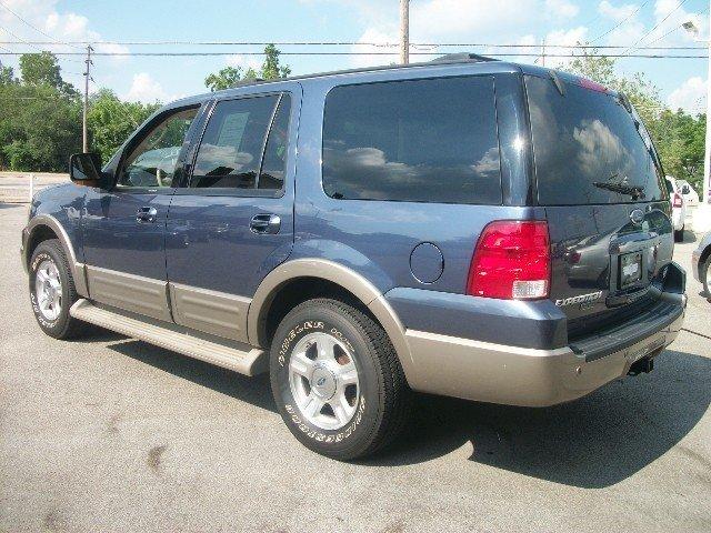 Ford Expedition 2004 photo 1
