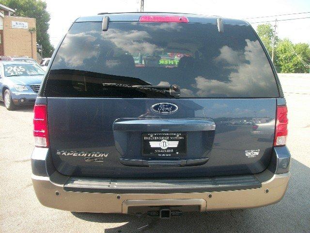 Ford Expedition 2004 photo 2