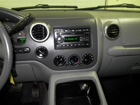 Ford Expedition 2004 photo 2