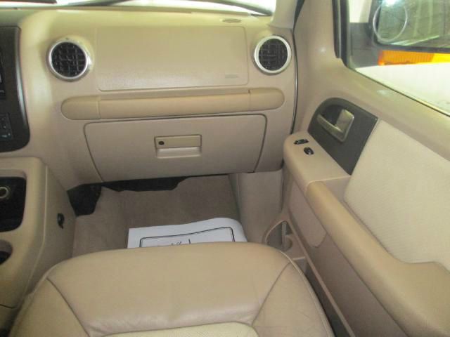 Ford Expedition 2004 photo 3