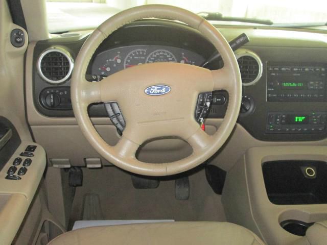 Ford Expedition 2004 photo 4
