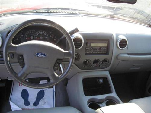 Ford Expedition 2004 photo 1