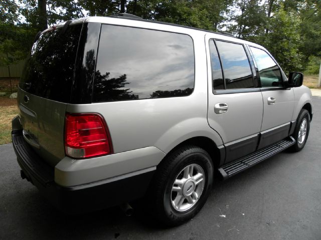 Ford Expedition 2004 photo 1