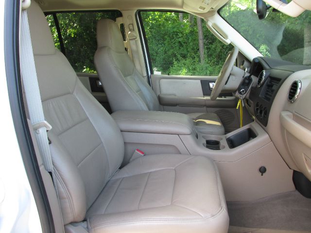 Ford Expedition 2004 photo 5