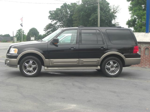 Ford Expedition 2004 photo 4