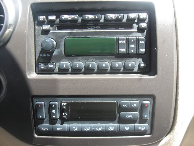 Ford Expedition 2004 photo 4