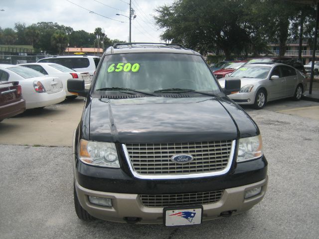 Ford Expedition 2004 photo 1