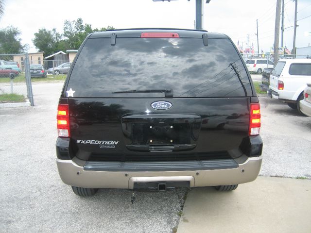 Ford Expedition 2004 photo 2