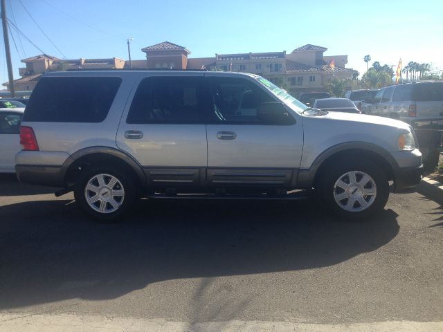 Ford Expedition 2004 photo 1