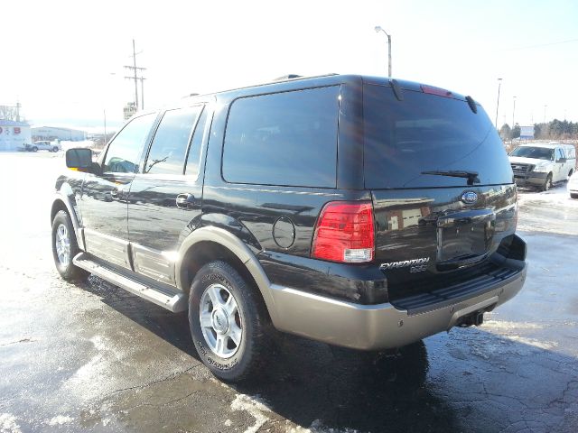 Ford Expedition 2004 photo 1