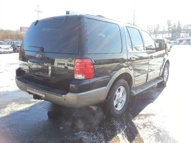 Ford Expedition 2004 photo 2