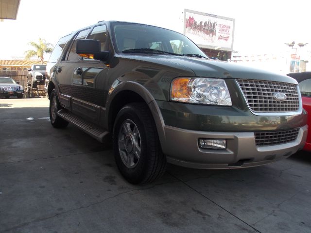 Ford Expedition 2004 photo 1