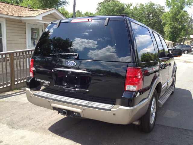 Ford Expedition 2004 photo 1