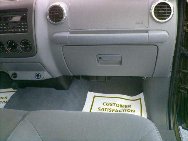 Ford Expedition 2004 photo 15