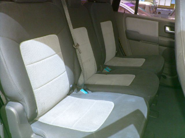 Ford Expedition 2004 photo 16