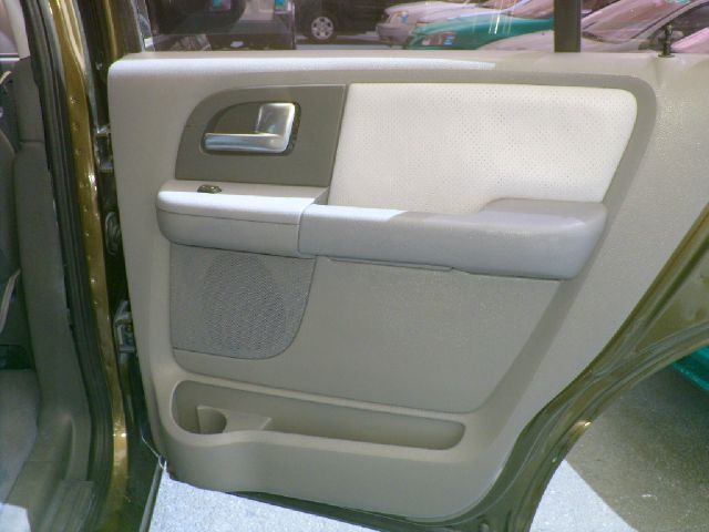 Ford Expedition 2004 photo 21