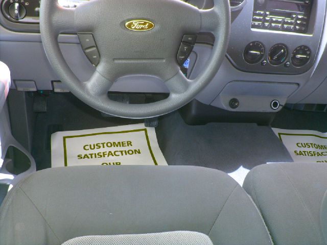 Ford Expedition 2004 photo 27