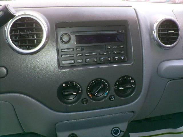 Ford Expedition 2004 photo 30