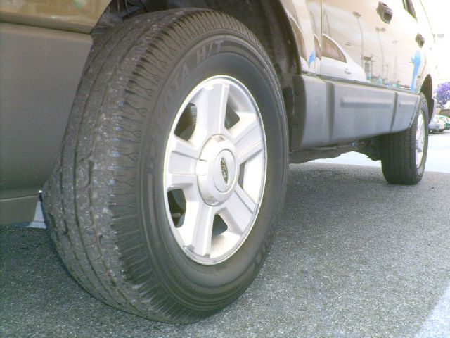 Ford Expedition 2004 photo 35