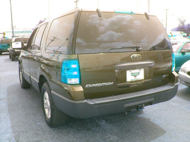 Ford Expedition 2004 photo 39