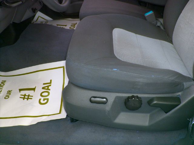 Ford Expedition 2004 photo 8