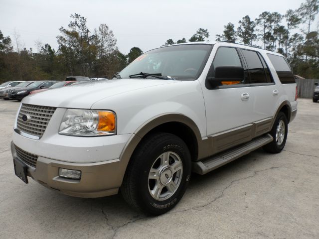 Ford Expedition 2004 photo 2