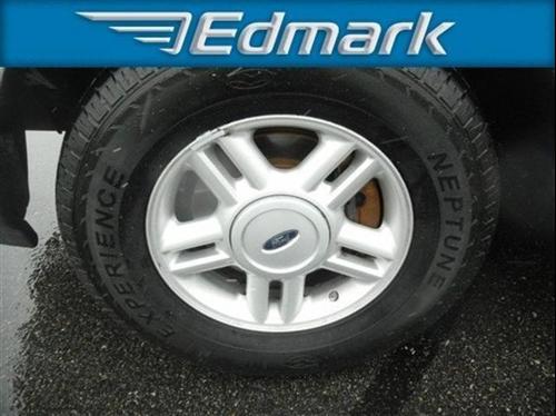 Ford Expedition 2004 photo 1