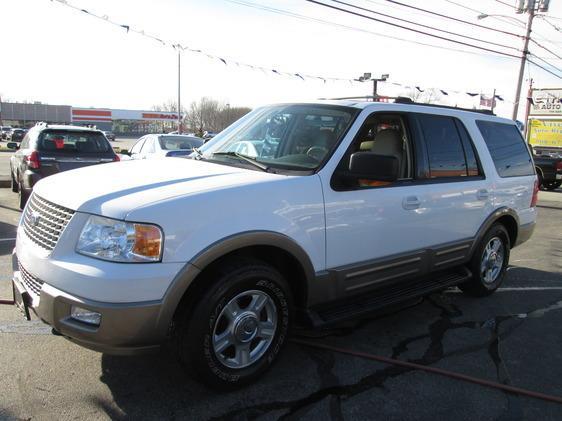 Ford Expedition 2004 photo 2