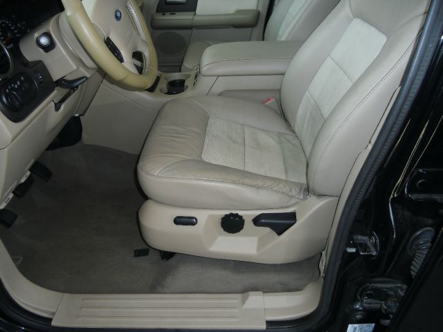 Ford Expedition 2004 photo 3