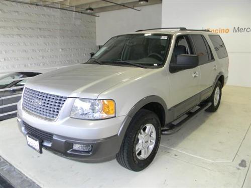 Ford Expedition 2004 photo 2