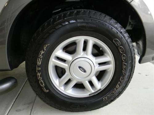 Ford Expedition 2004 photo 3