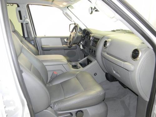 Ford Expedition 2004 photo 4