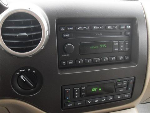 Ford Expedition 2004 photo 1