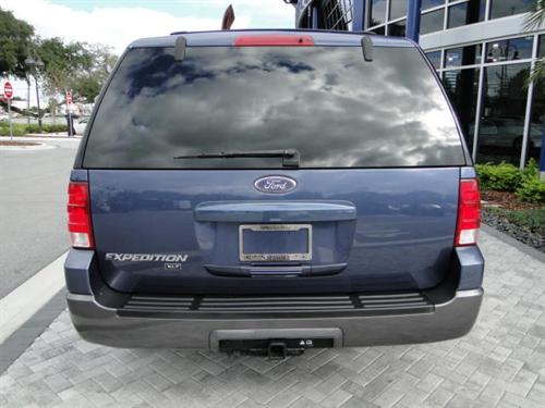 Ford Expedition 2004 photo 2