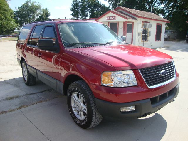 Ford Expedition 2004 photo 2