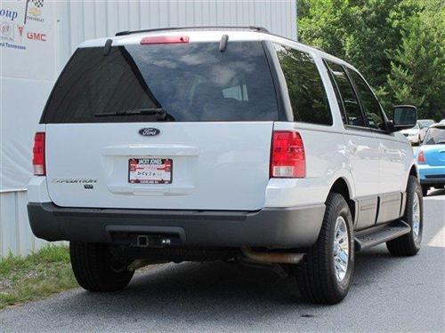 Ford Expedition 2004 photo 2