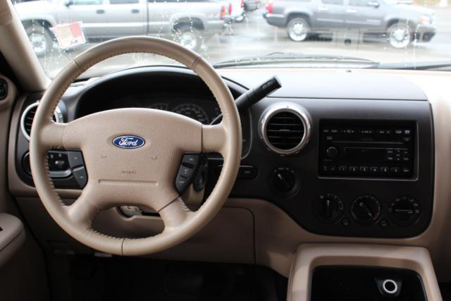 Ford Expedition 2004 photo 5